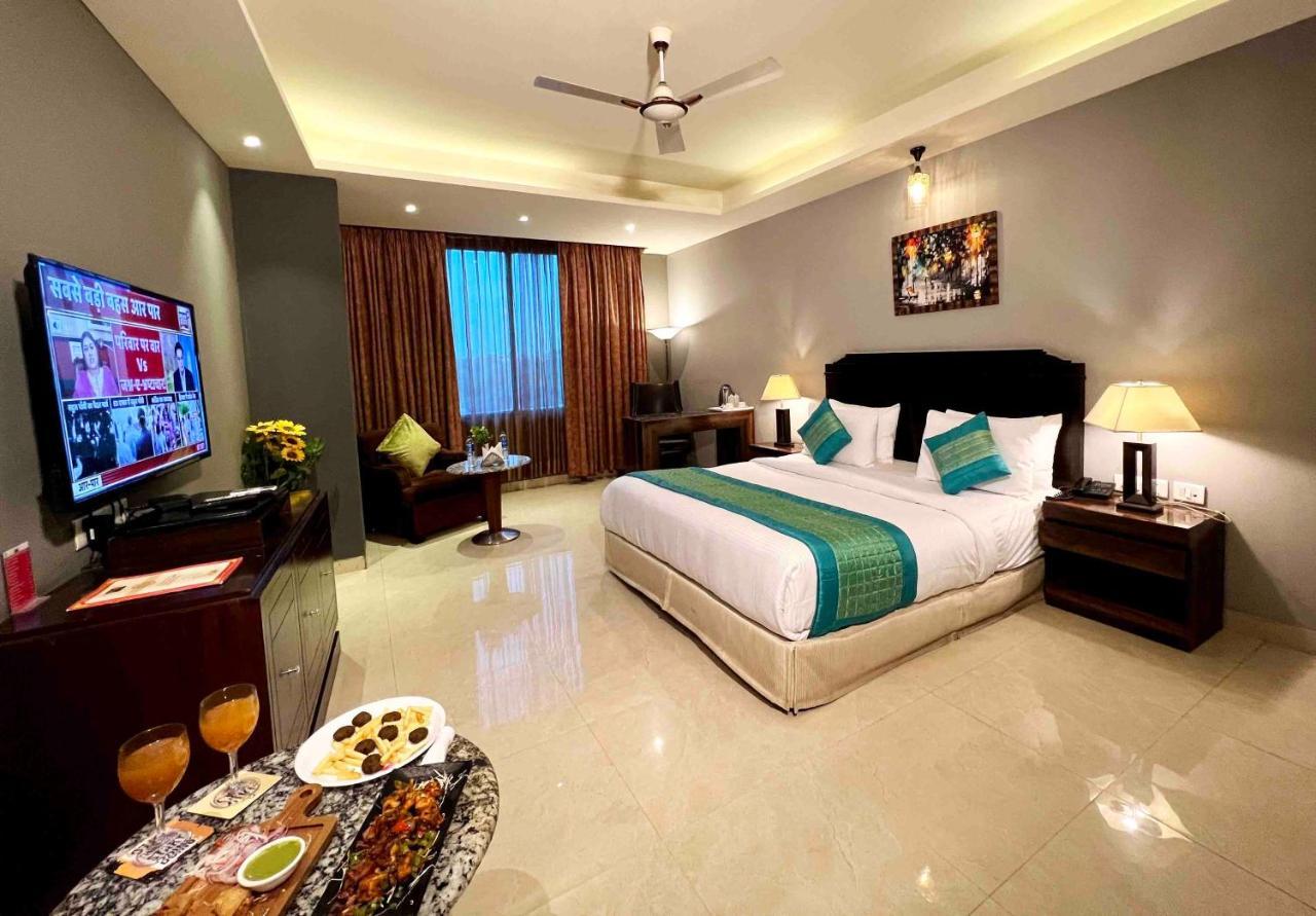Airport Hotel The Grand Shoba New Delhi Exterior photo