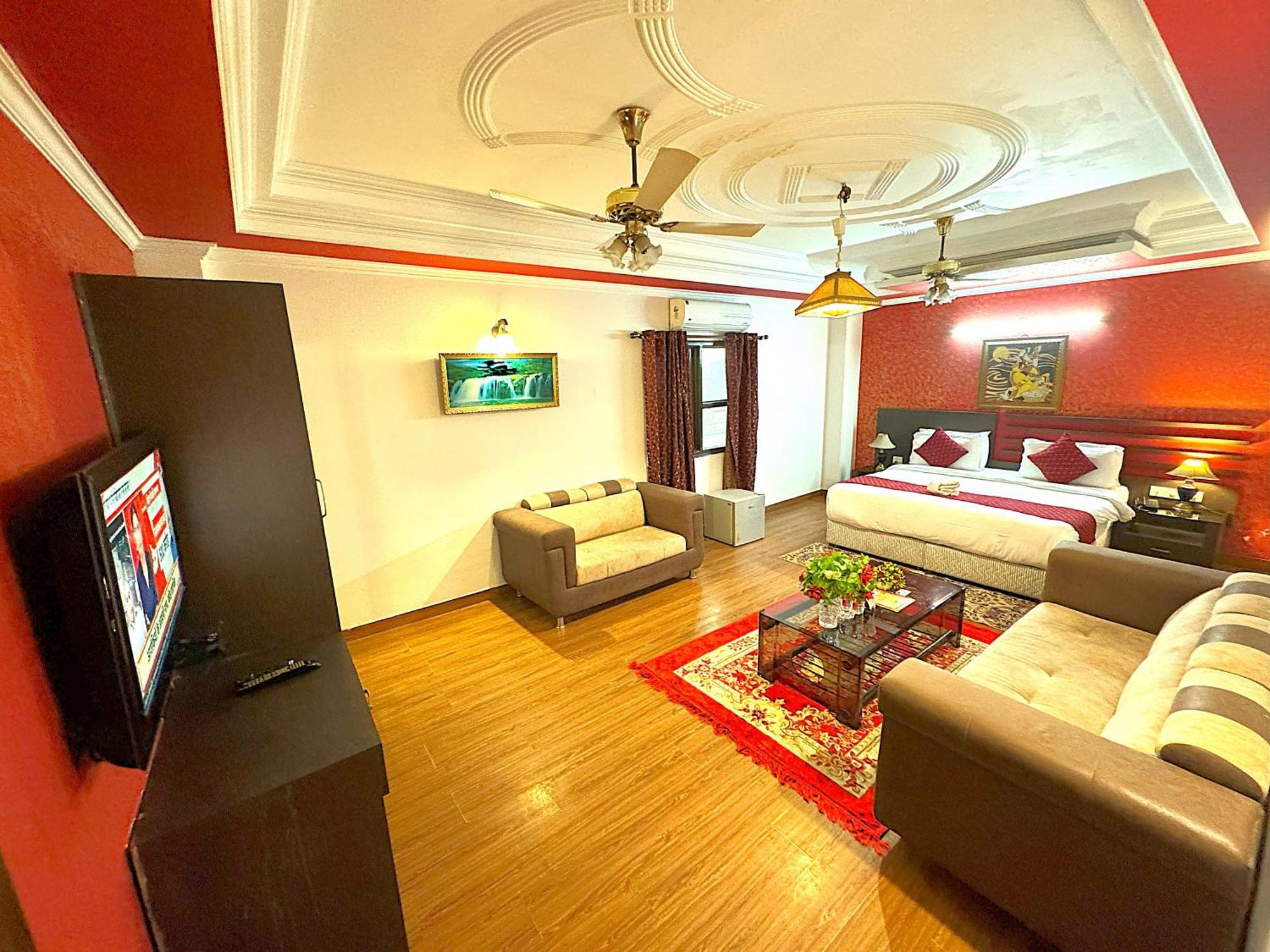 Airport Hotel The Grand Shoba New Delhi Exterior photo